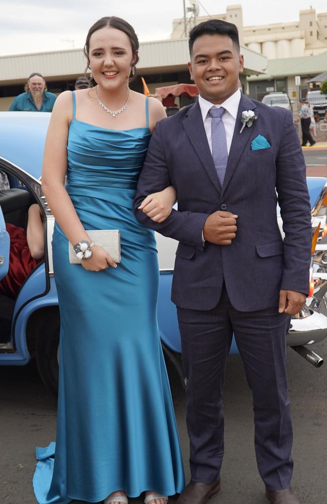Jessica Town and Karl Macasaet arriving at the 2023 Kingaroy State High School formal.