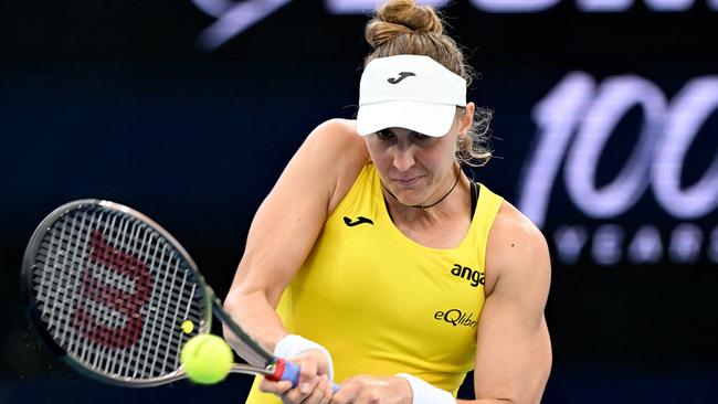 Beatriz Haddad Maia of Brazil plays a backhand in her match against Martina Trevisan of Italy at the United Cup. (Photo by Bradley Kanaris/Getty Images)