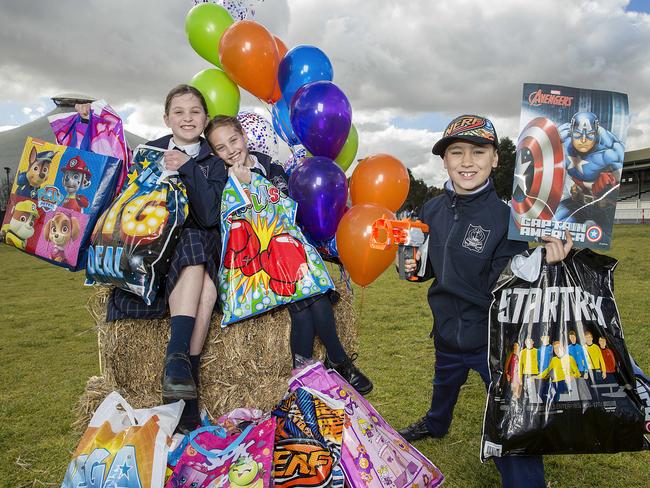 Don’t forget to pick up a showbag. Picture: Ian Currie