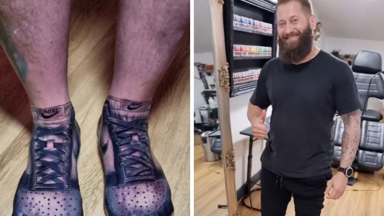 Brytyjczyk dostaje na nogach dziwny tatuaż butów treningowych Nike