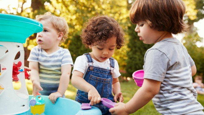 Sand and water hot sale play table bunnings