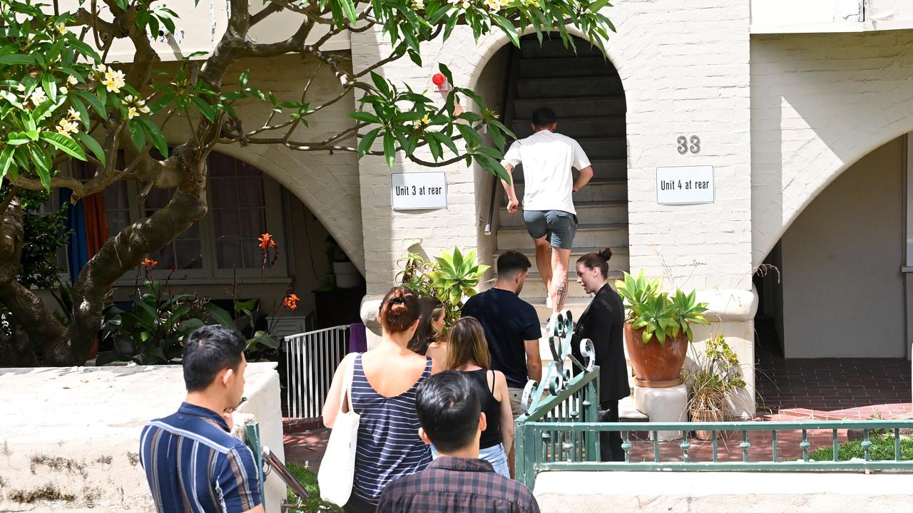 Queues outside rental properties open for inspection have become commonplace in Sydney. Picture: NCA NewsWire / Jeremy Piper