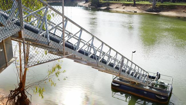 NEWS: Yarrawonga cropping farmersHelene and John Ryan and son Evan atYarrawonga.Like farmers right across Australia the Ryan's face a huge hike in their power bills.As Murray irrigators they estimate the latest round of power price hikes will add about $10 a megalitre to their costs.Pictured: River pump on the Murray River.PICTURE: ZOE PHILLIPS