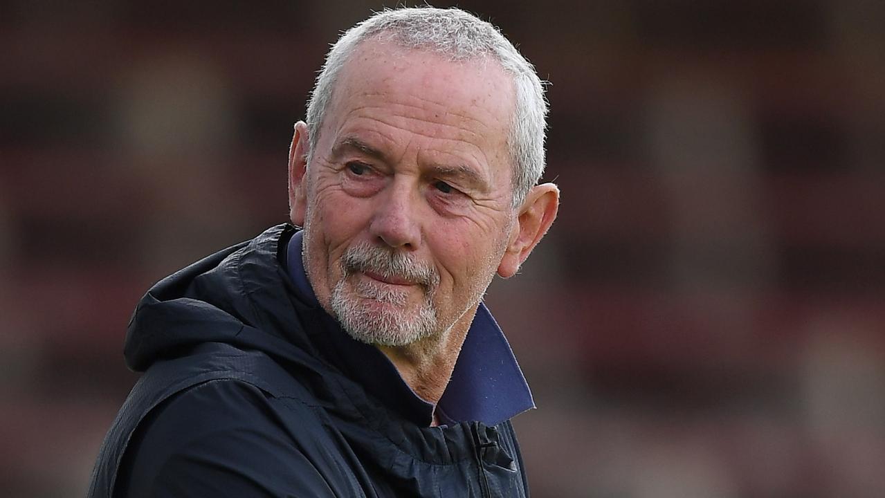‘Visionary, hard arse’: Tributes flow for footy legend Robert Walls