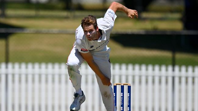 Scott bowling for the Redbacks. Picture: Morgan Hancock