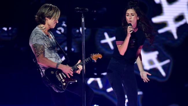 Shark performs with Keith Urban during the 2018 ARIA Awards. Picture: AAP