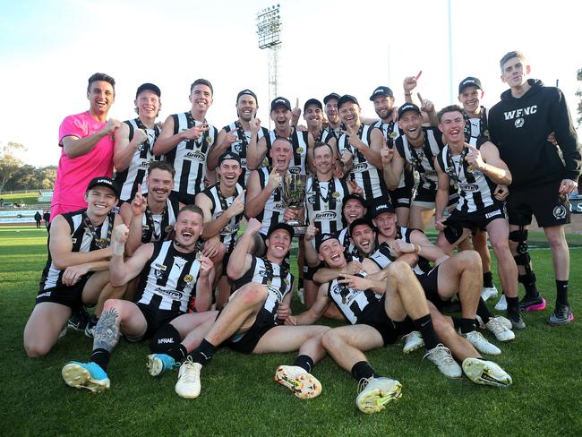 Ovens &amp; Murray FL, Grand Final, Wangaratta Magpies V Yarrawonga Pigeons, at Lavington Sports Grounds, the winners - Wangaratta Magpies, Picture Yuri Kouzmin