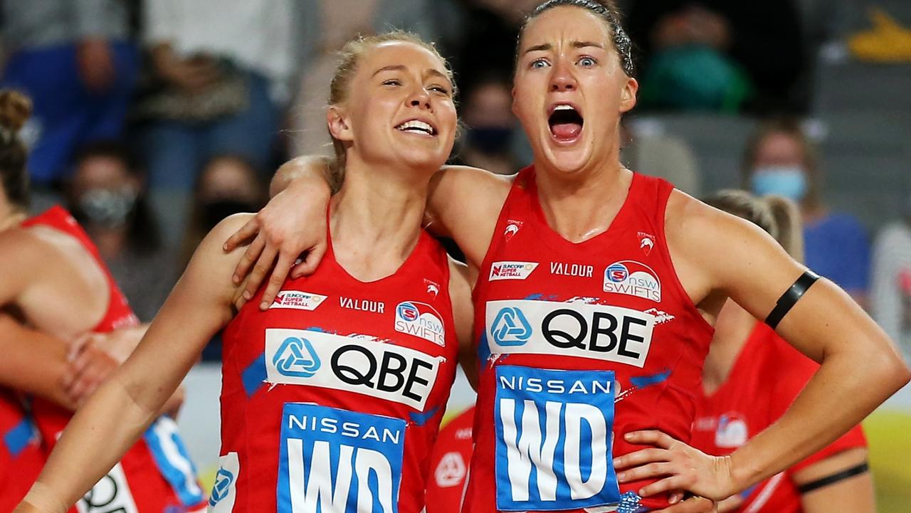 Lauren Moore (right) is leaving the Swifts to join cross-town rivals GWS.