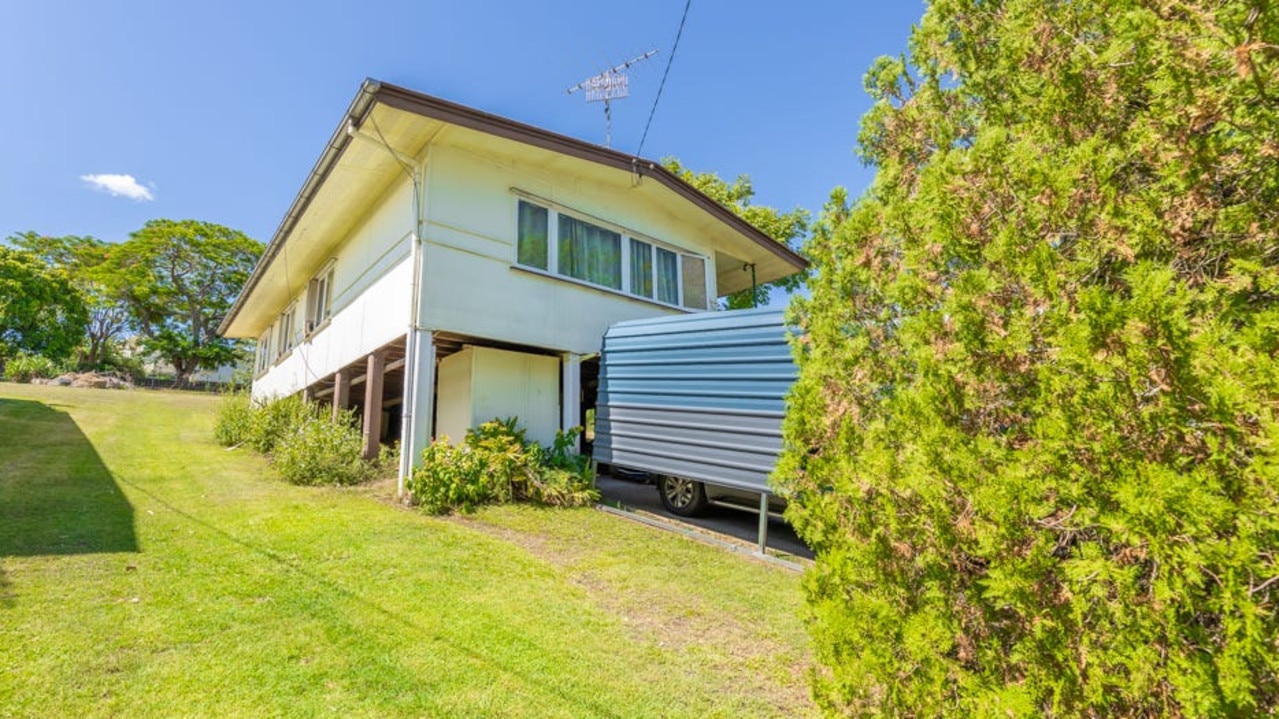 This <a href="https://www.realestate.com.au/property-house-sa-elizabeth+south-136048522" target="_blank">Elizabeth South house </a>is listed with a price guide of between $159,000 and $169,000 and is currently rented at $245 a week. Picture: Supplied