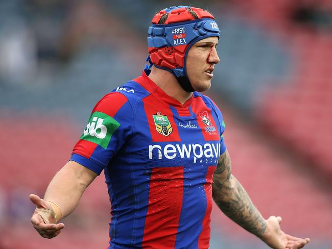 NEWCASTLE, AUSTRALIA - JULY 17:  Trent Hodkinson of the Knights wears a helmet during the round 19 NRL match between the Newcastle Knights and the Melbourne Storm at Hunter Stadium on July 17, 2016 in Newcastle, Australia.  (Photo by Tony Feder/Getty Images)