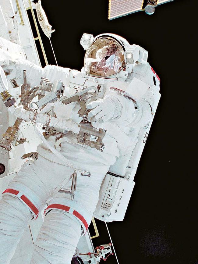 Adelaide-born astronaut Andy Thomas makes his first space walk in 2001. Picture: NASA