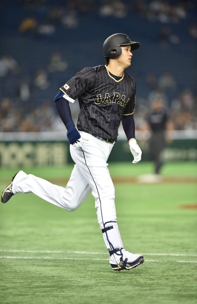 Japan baseball: Shohei Otani hits ball into roof (video) - Sports  Illustrated