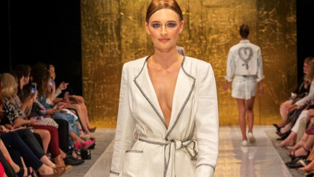 Logisk stærk Resultat Bec Clauson makes catwalk debut at Mercedes-Benz Fashion Festival Brisbane  | The Courier Mail