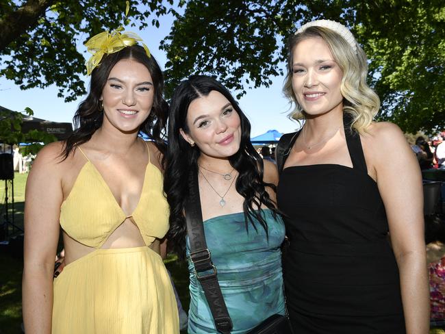 Apiam Bendigo Cup was held at Bendigo Racecourse, Bendigo, Victoria, on Wednesday, October 30th, 2024. Pictured enjoying the horse racing carnival are Teagan, Lucinda, Heidi. Picture: Andrew Batsch