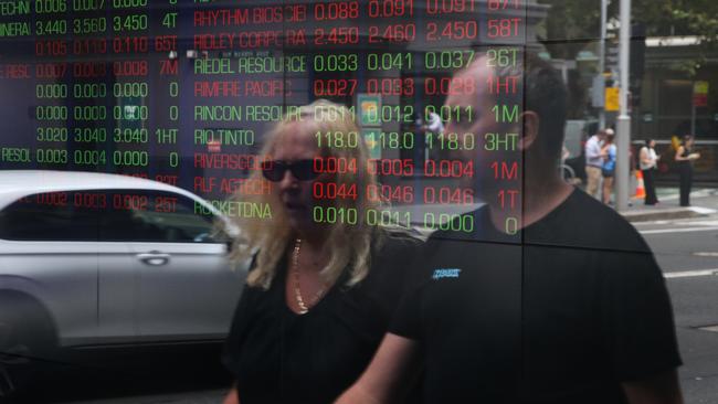 SYDNEY, AUSTRALIA : NewsWire Photos - MARCH 05 2025; A general view of people walking past the ASX in Sydney ahead of the ABS releasing National account figures for the December quarter showing the strength of the Australian economy. Picture: NewsWire/ Gaye Gerard