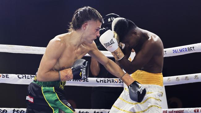 Garside on professional debut against Sachin Mudaliar in 2021 in Sydney. Picture: Getty Images