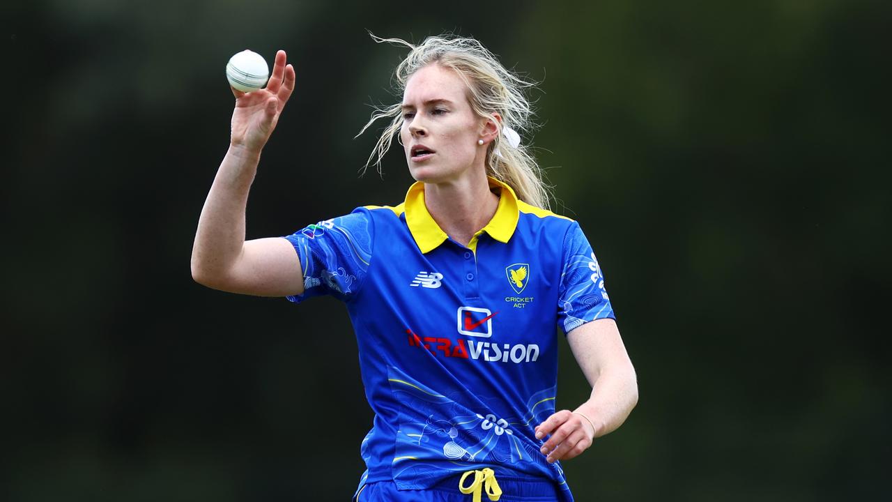 Holly Ferling during a WNCL game for ACT. Picture: Mark Nolan/Getty Images.