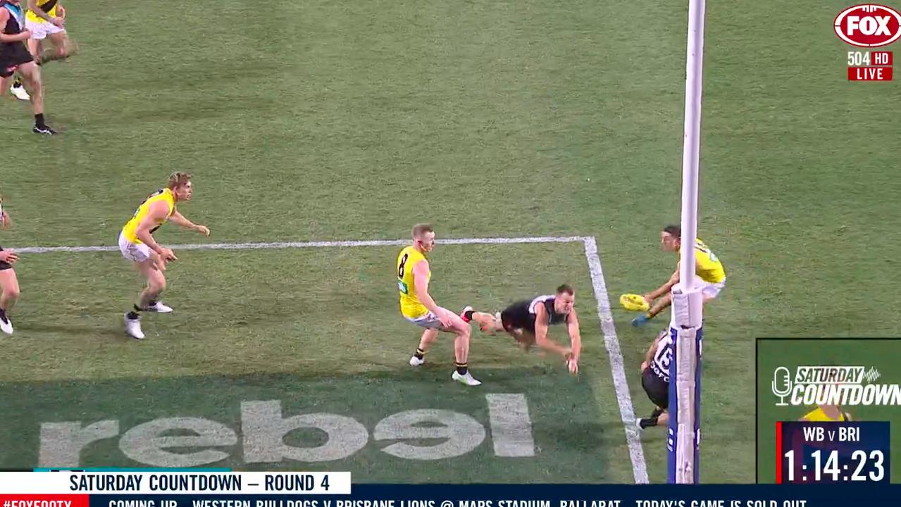 Robbie Gray rushed the ball over the line late in the match.