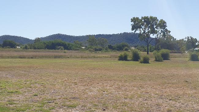 A view of the Aitkenvale Reserve from Ross River Rd.