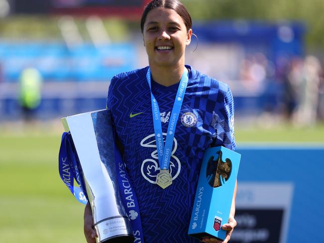 KINGSTON UPON THAMES, ENGLAND - MAY 08: Sam Kerr of Chelsea poses with the Barclays FA Women's Super League trophy and Golden boot award after the Barclays FA Women's Super League match between Chelsea Women and Manchester United Women at Kingsmeadow on May 08, 2022 in Kingston upon Thames, England. (Photo by Catherine Ivill/Getty Images)