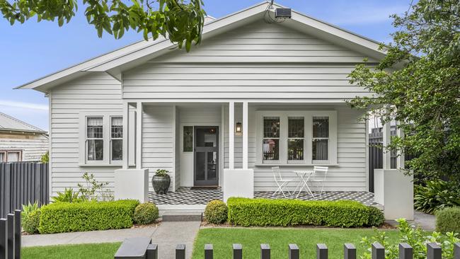 21 Huntingdon St, Newtown, has found new owners.