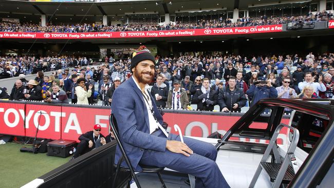 Cyril Rioli waves goodbye at the 2018 AFL Premiership Grand Final parade. Picture: David Caird.