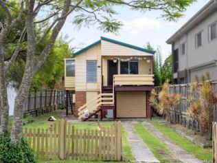 Bulimba home sold for $950,000.