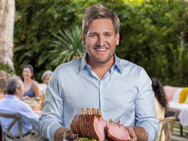 LA-based expat, Curtis Stone, will visit Australia for Christmas this year, reuniting with his parents and brother after almost two years apart.