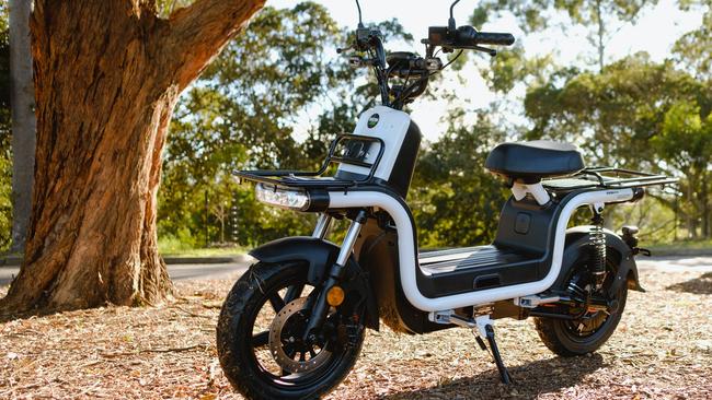 One of Benzina Zero's new electric road scooters.