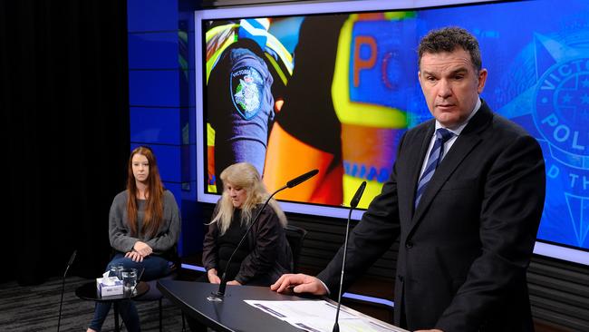 Detective Inspector Andrew Stamper with Brendon Farrell's sister Simone Hellyer and mother Valery Hellyer. Picture: NCA NewsWire / Luis Ascui