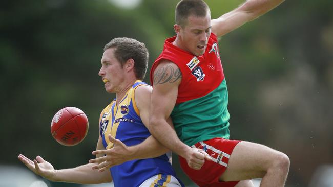 Cranbourne and Pines battling it out in a practice match in 2015. Picture: Valeriu Campan