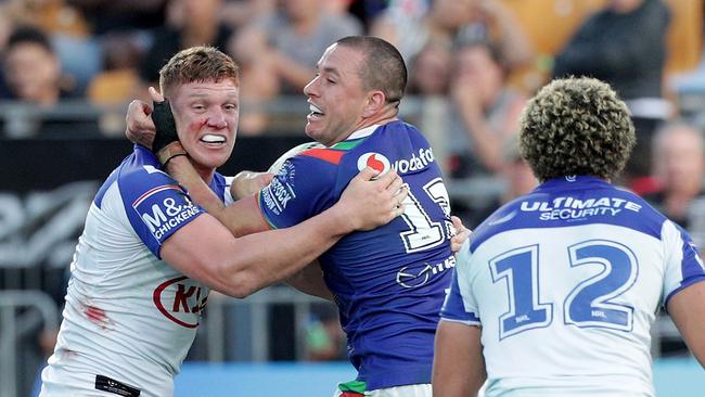 Napa made his Bulldogs debut in the loss to the Warriors. AAP Image/David Rowlands.