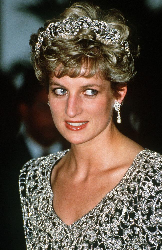 Princess Diana engagement to Prince Charles: Photograph shows sweet ...