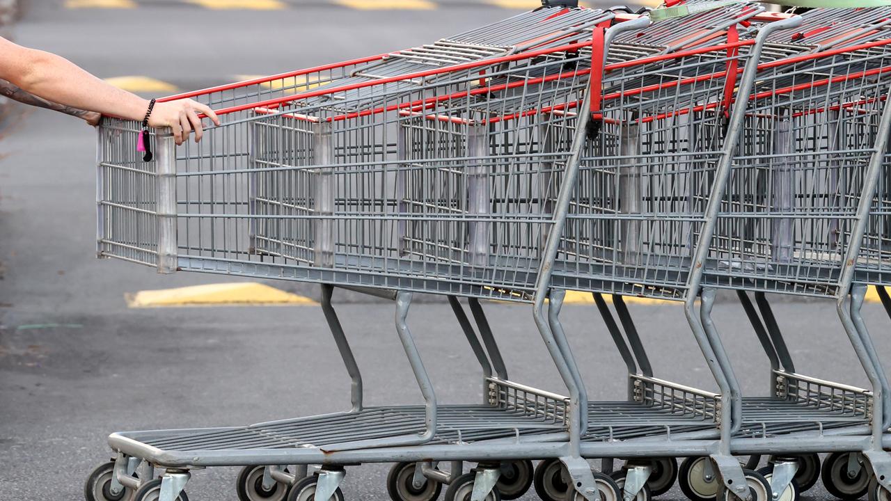 Customers are urged to check closures and opening hours for local Aldi and IGA stores. Picture: NCA NewsWire / Kelly Barnes