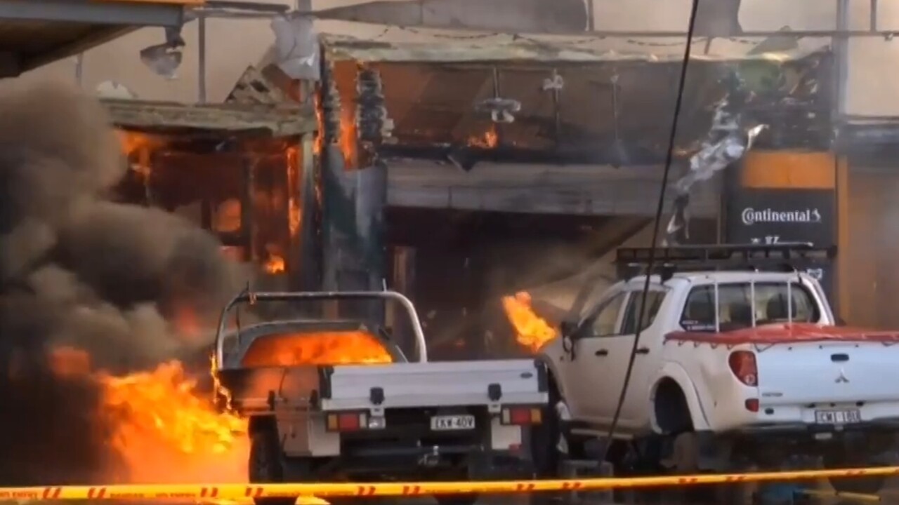 Major NSW bushfire burns down homes and a business