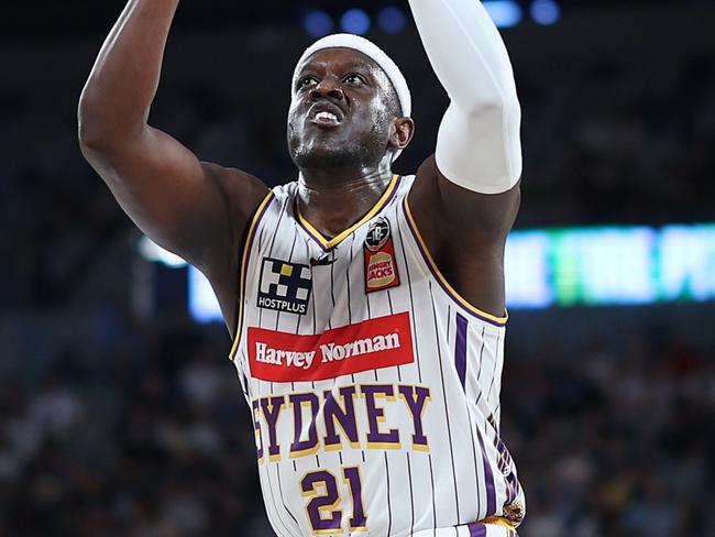 MELBOURNE, AUSTRALIA - FEBRUARY 17: Kouat Noi of the Kings drives to the basket during the round 20 NBL match between South East Melbourne Phoenix and Sydney Kings at John Cain Arena, on February 17, 2024, in Melbourne, Australia. (Photo by Daniel Pockett/Getty Images)