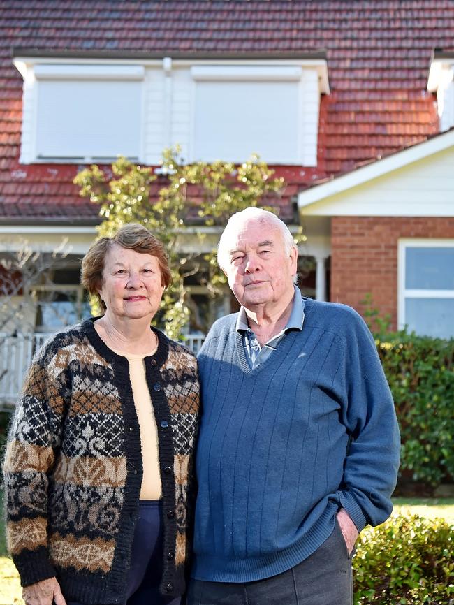 Not one developer was interested in buying Ian and Janine Prior’s home in Frenchs Forest at the weekend. Picture: (AAP IMAGE / Troy Snook)