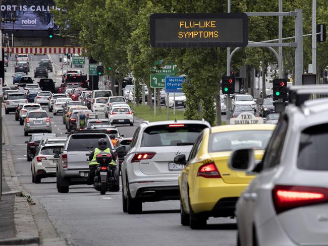 MELBOURNE, AUSTRALIA - NewsWire Photos October 31 2020:  Heavy traffic on Punt Rd Richmond on Saturday afternoon on the first weekend since significantly eased lockdown measures in Melbourne.  Picture: NCA NewsWire / David Geraghty