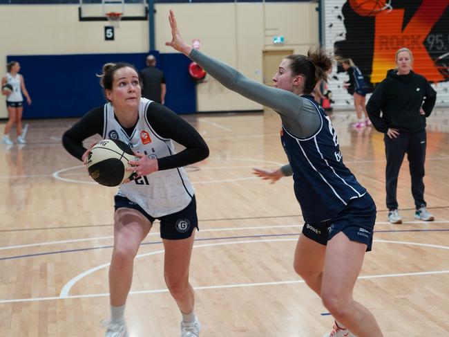 Geelong United recruits Keely Froling and Hannah Hank during practice. Picture: GUB