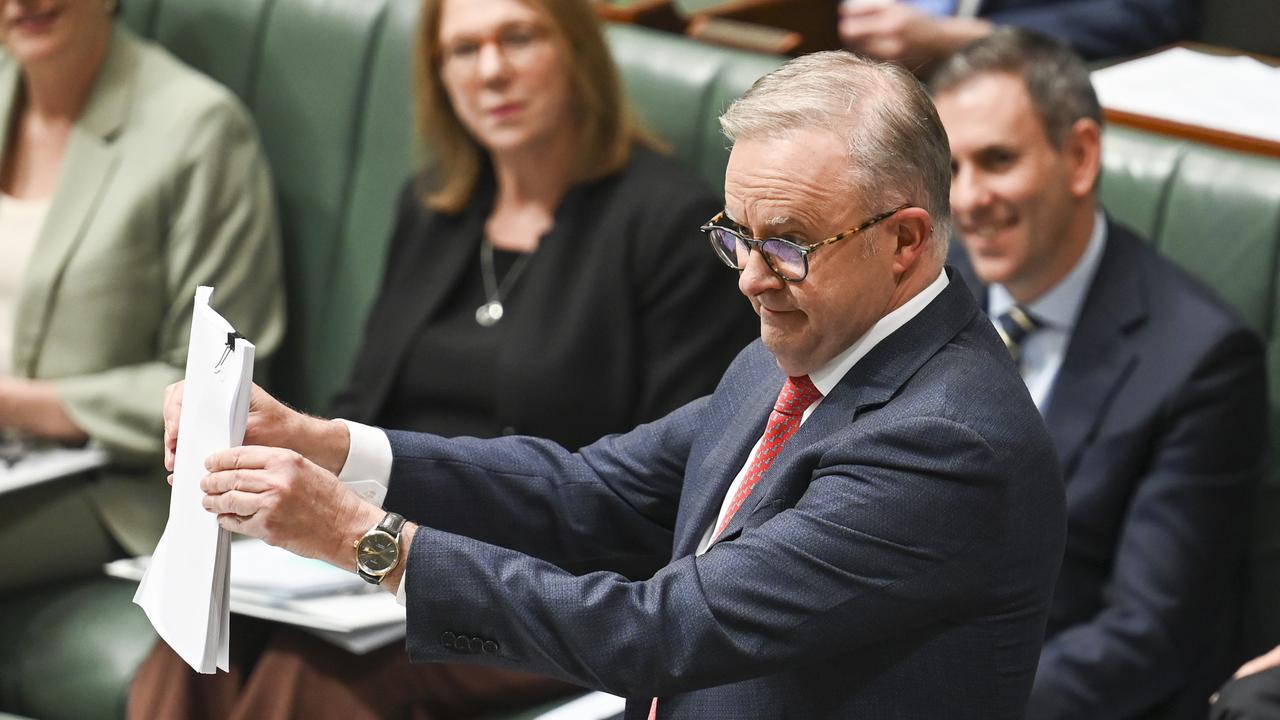 Prime Minister Anthony Albanese with the AEMO ISP. Picture: NewsWire’s Martin Ollman