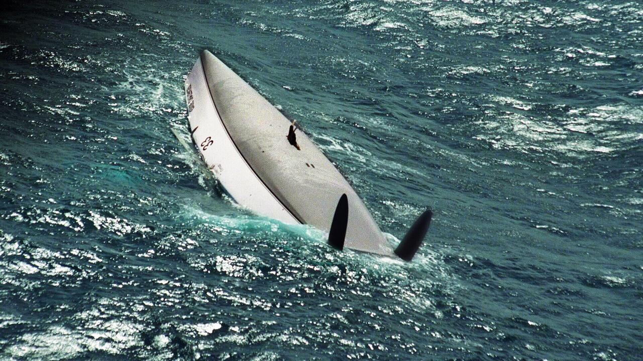 British solo yachtsman Tony Bullimore's capsized yacht "Global Exide Challenger" in Southern Ocean.  marine accident  /Marine/accidents