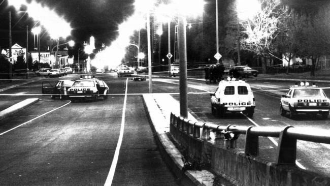 Police seal off Hoddle Street