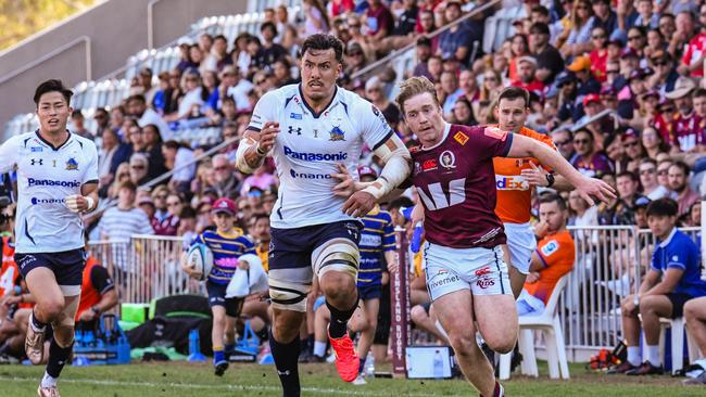 BBC old boys Ben Gunter (left) and Harry McLaughlin-Phillips (right). Queensland Reds v Saitama Panasonic Wild Knights. Picture Credit: StephenTremain.