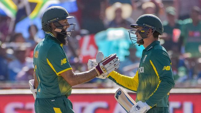 Hashim Amla and Quinton de Kock powered South Africa to a 10-wicket win.