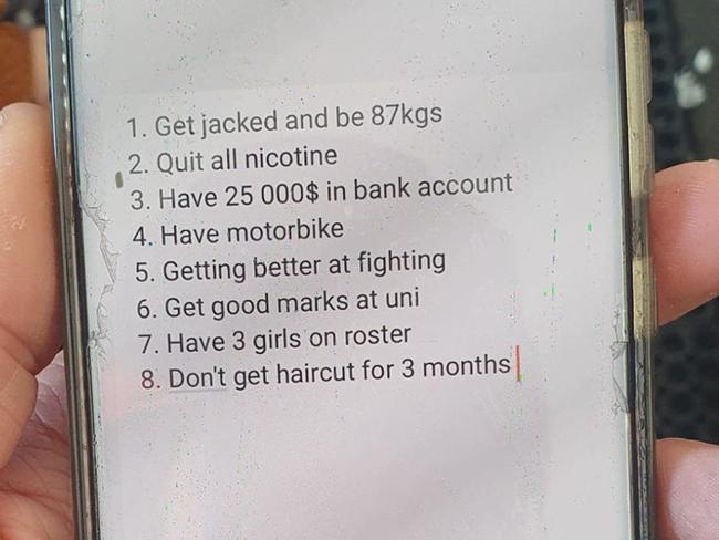 The phone's lock screen contained a note featuring eight life goals. Picture: Facebook / Perisher Snow Lovers