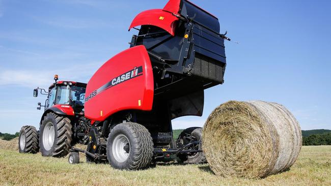 CASE IH RB455 rotor feed large round baler.