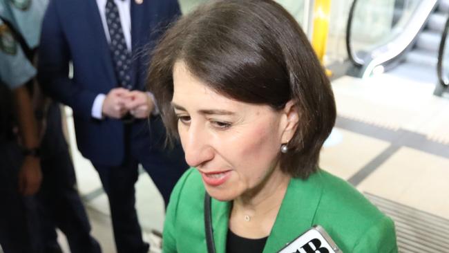 SYDNEY, AUSTRALIA - NewsWire Photos OCTOBER 29, 2021: Former NSW Premier Gladys Berejiklian pictured surrounded by media as she arrives for the latest ICAC hearings, Sydney CBD.Picture: NCA NewsWire / Damian Shaw