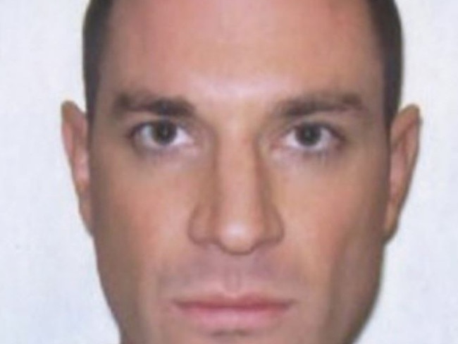 Anthony SITAR is subject of an INTERPOL HQ Red Notice and is wanted by Australian authorities. On 11 October 2011 at the Port of Melbourne in Victoria, he is alleged to have imported commercial quantities of cocaine and methamphetamine. Source: Facebook/crimestoppers