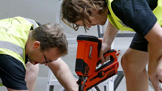 SYDNEY, AUSTRALIA - NewsWire Photos OCTOBER 16 , 2024: Generic Photos of Workers at Work. Carpenters. Picture: NewsWire / John Appleyard