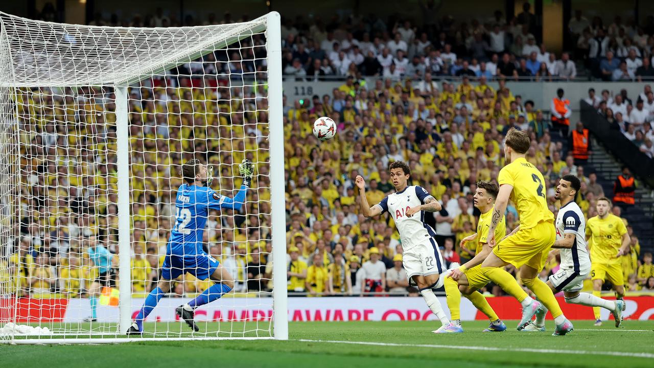 Brennan Johnson of Tottenham Hotspur scores. Photo by Ryan Pierse/Getty Images